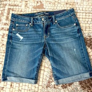 AE Skinny rolled up Bermuda shorts